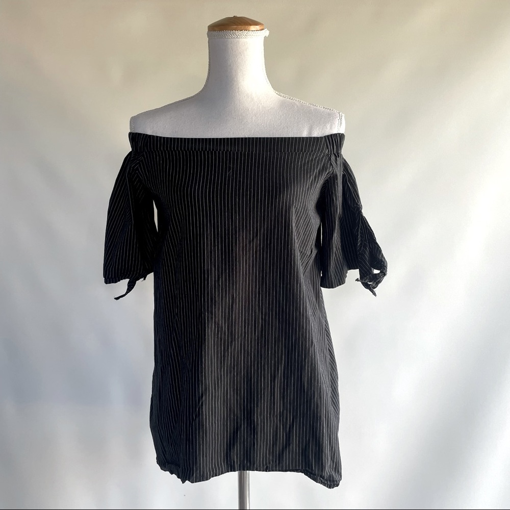Goldspark Off Shoulder Top - sz S
